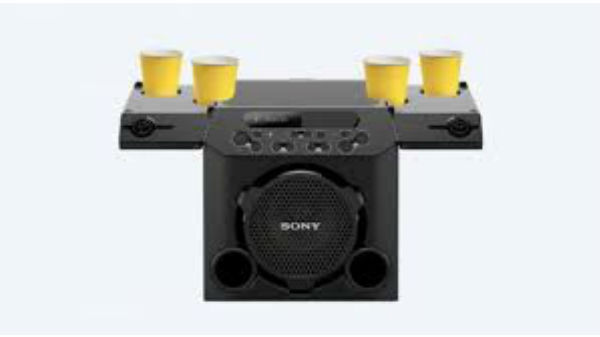 బీర్ హోల్డర్లతో సోనీ స్పీకర్