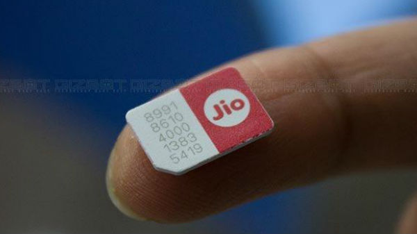 మొదటి సిమ్ స్లాట్