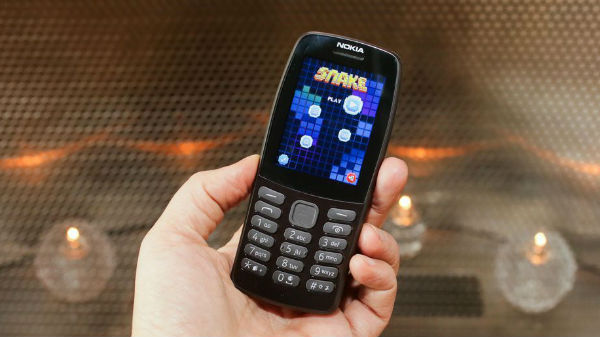 Nokia 210 ఫీచర్ ఫోన్ 