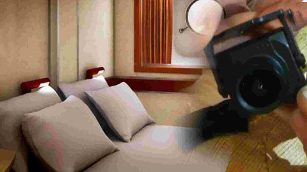 వరండాలో ఏర్పాటు కెమెరాలను