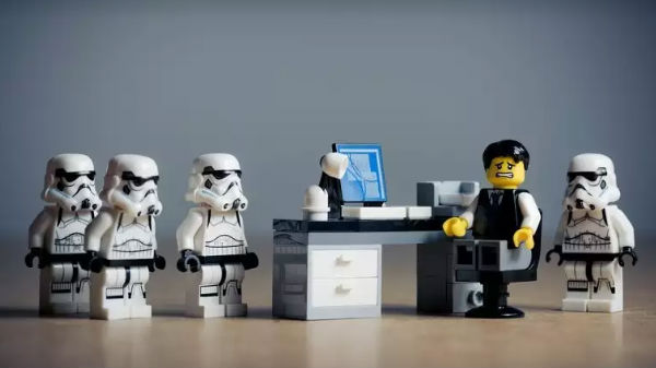 హైటెక్ సాఫ్ట్‌వేర్‌లను