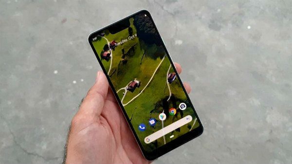 google pixel 3 now takes selfies automatically when youre kissing someone