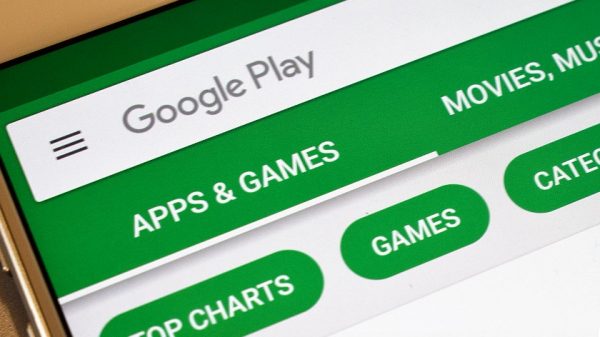 google play store testing simultaneous app downloads updates
