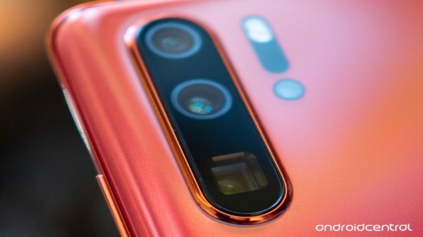 కెమెరా :