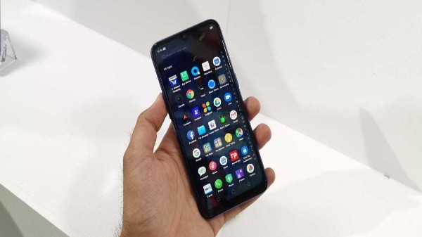 రియల్ మి 3 ప్రో స్పెసిఫికేషన్స్ :