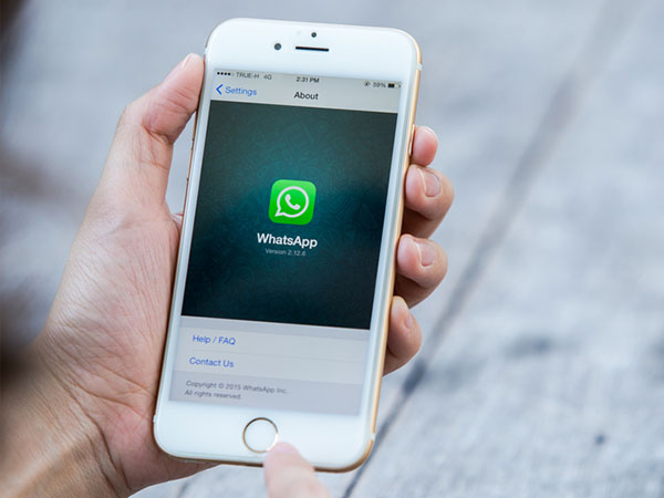 How to lock WhatsApp on iPhone