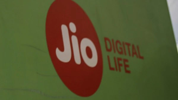 మొత్తంగా 15 వేల నుంచి 20 వేల మంది ఉద్యోగులు