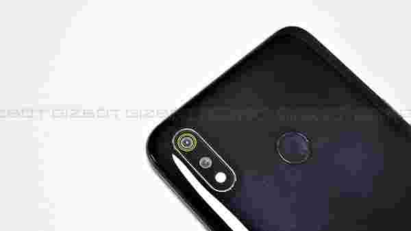 బ్యాక్ కెమెరా: