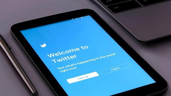 twitter giving locked users their accounts back