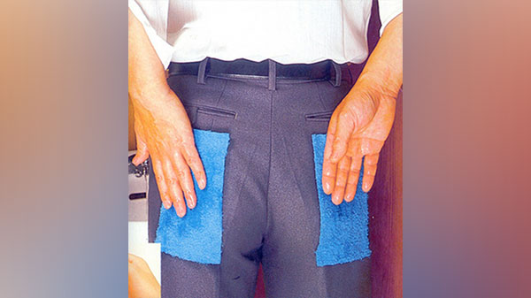  Napkin pants