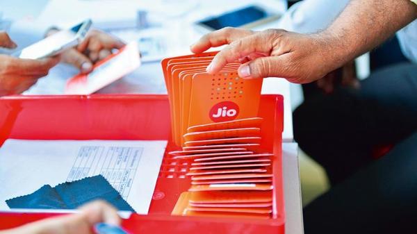 చందాదారులే లక్ష్యంగా ముందుకు