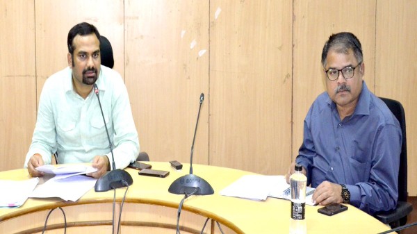 KMC అధికారులు: