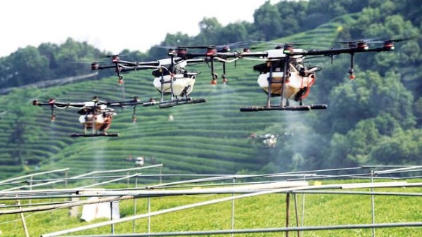 ఇంటెలిజెంట్ స్ప్రేయింగ్ డ్రోన్