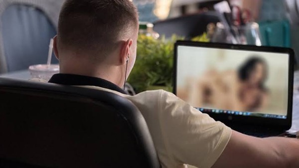 ఆన్‌లైన్ 