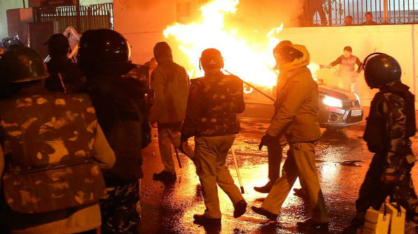 అల్లర్లు జరుగుతున్నప్పుడు