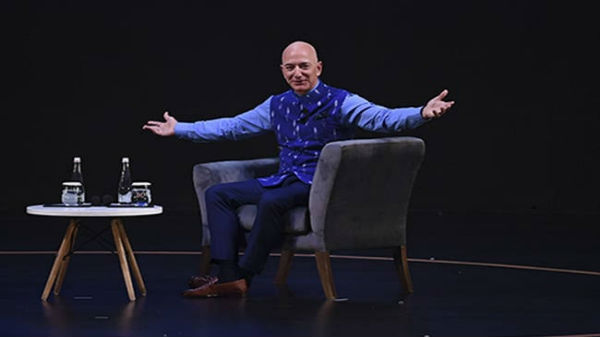 వంద కోట్ల డాలర్లు