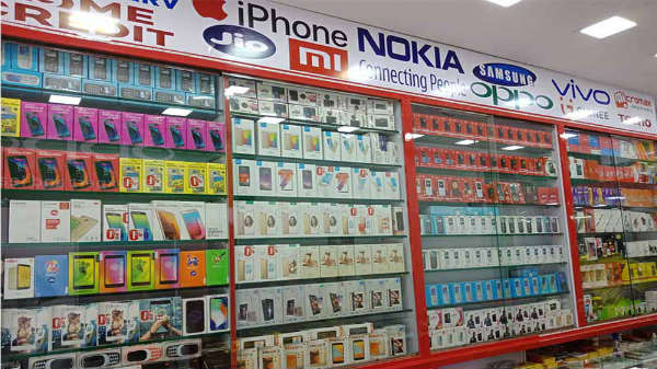 దేశవ్యాప్తంగా మోర్టార్ దుకాణాలు