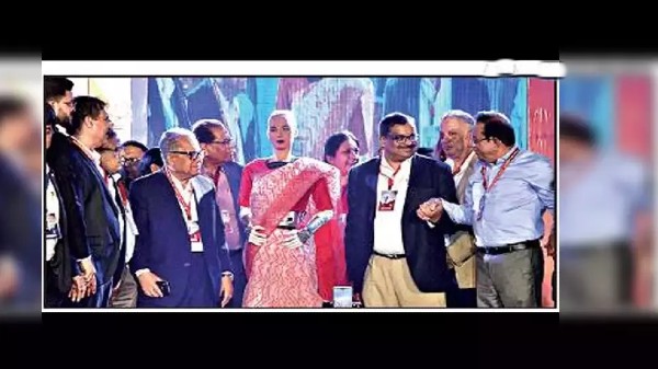 ఆహారం బాధ తప్పిందన్న సోపియా