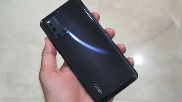 48MP AI- క్వాడ్-లెన్స్ కెమెరా