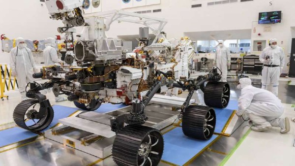 రోవర్ ఫీచర్స్ 