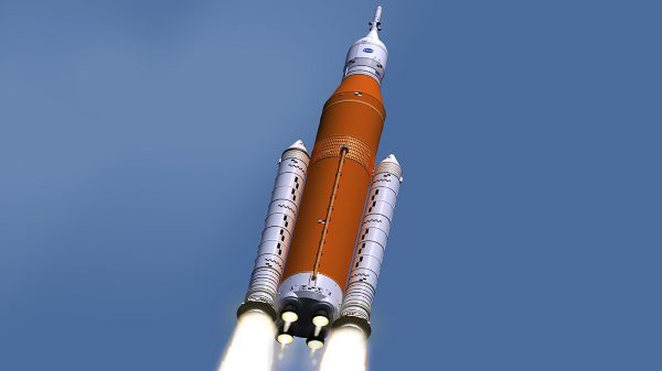 ఎస్‌ఎల్‌ఎస్ రాకెట్‌తో