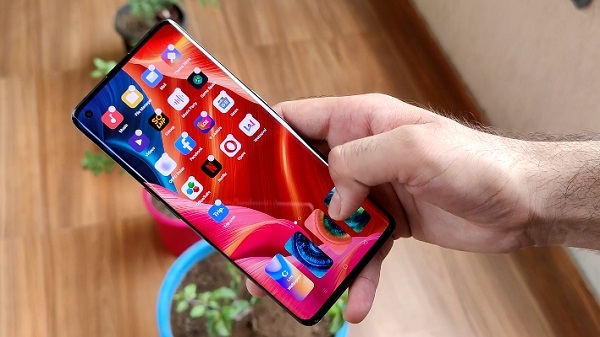 120Hz అల్ట్రా హై రిఫ్రెష్ రేట్‌తో క్లాస్-లీడింగ్ QHD + డిస్ప్లే 