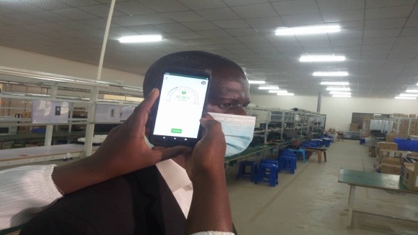 శరీర ఉష్ణోగ్రత సెన్సార్లను కొలిచే సిమి ఫీచర్ ఫోన్ 