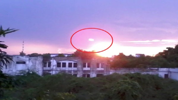 రైజింగ్ ఓవర్ ది సన్ సెట్, లక్నోలో 