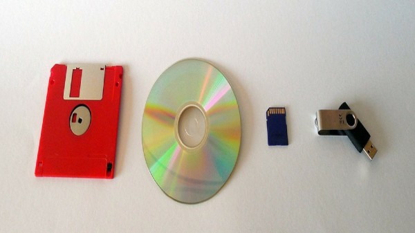 1995 స్మార్ట్‌మీడియా కార్డ్