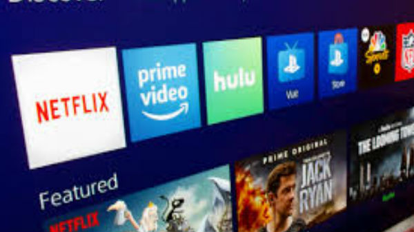 దేశంలో సుమారు 40 రకాల క్రియాశీల OTT ప్లాట్‌ఫారమ్‌లు ఉన్నాయి.
