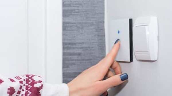 స్మార్ట్ లైట్ స్విచ్ 