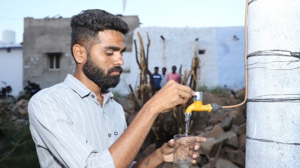 ప్రతిరోజూ 80 నుండి 100 లీటర్ల 