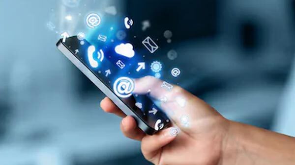 డేటాను కంపెనీలకు అమ్ముకుంటారు.