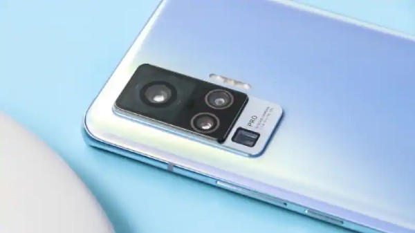 వివో Y51A 18W ఫాస్ట్ ఛార్జింగ్ ఫీచర్స్ 