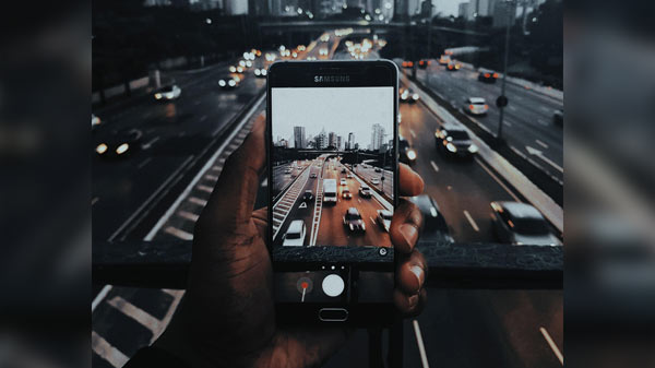 కుదుపులు రాకుండా ప్రశాంతంగా ఉండండి ( tripod తీసుకోండి)