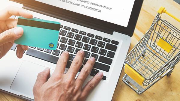 డెబిట్ కార్డ్ లేదా క్రెడిట్ కార్డ్ సమాచారం