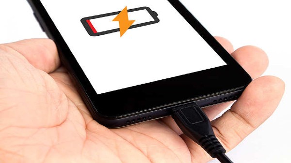స్మార్ట్‌ఫోన్‌ను పూర్తిగా ఛార్జ్ చేయకపోవడం 