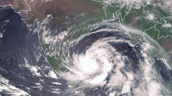ఆంధ్రప్రదేశ్ తీరాలలోకి వెళ్లవద్దని IMD సలహా