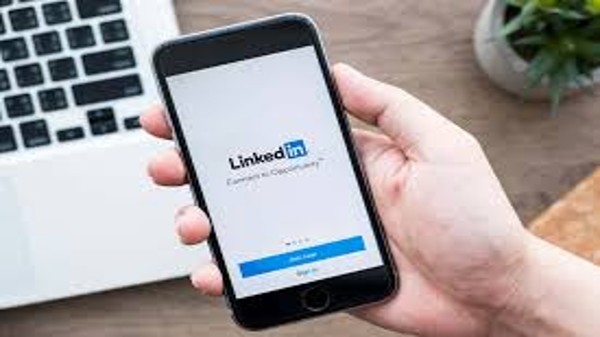 How to Block Someone on LinkedIn App Without Them Getting to Know