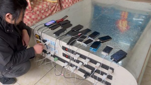 This Man Built The World's Biggest Power Bank With 27000000mAh Battery
