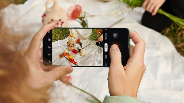 OnePlus 10 Pro Brings The Most Advanced Display On A Smartphone In 2022 OnePlus 10 Pro Brings The Most Advanced Display On A Smartphone In 2022