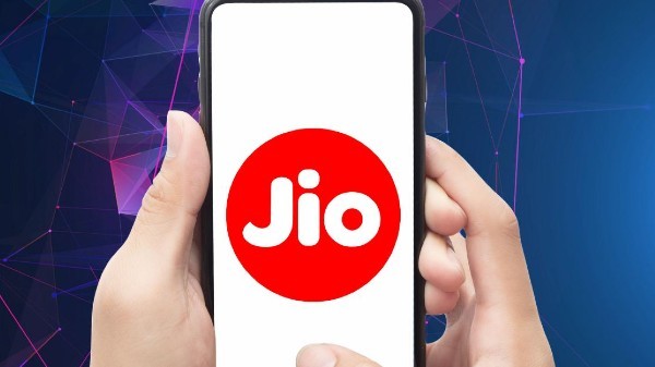 జియోఫోన్ టారిఫ్లు 20% పెరుగుదల