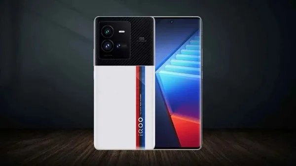 iQOO 11 మొబైల్ 200W ఫాస్ట్ ఛార్జింగ్ సపోర్టుతో