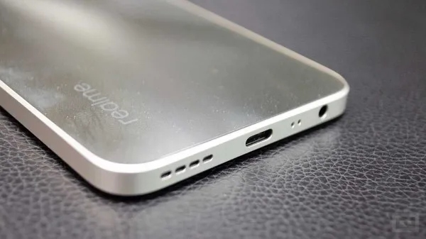 Realme Q3i 5G స్మార్ట్ఫోన్;