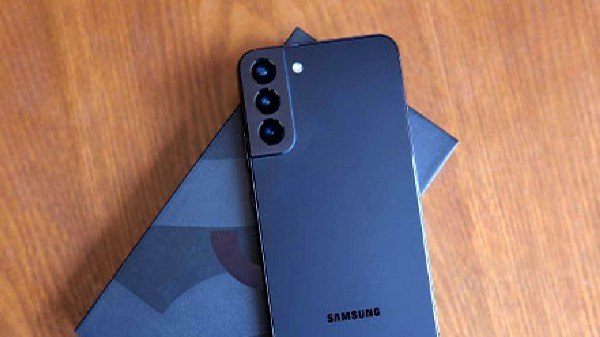 Samsung Galaxy S22 Now Available At Huge Price Cut In India. Check New Price Details Here.