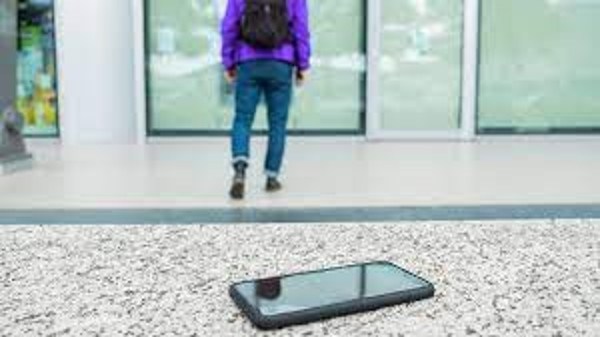 AP Police Of Kurnool District Using A Special App To Recover Lost Mobile Phones Of People. Know Full Details.