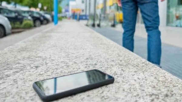 AP Police Of Kurnool District Using A Special App To Recover Lost Mobile Phones Of People. Know Full Details.