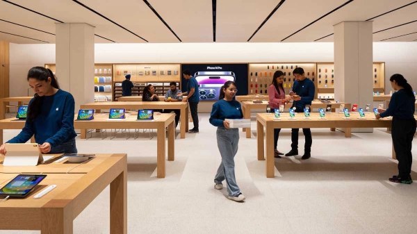 Apple Hiring Employees For Its Newly Launched Retail Stores In India. Employees Will Get Discounts On iPhones.