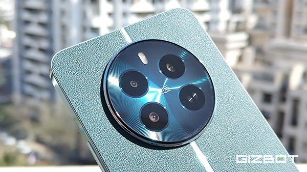 Realme 12 5G series smartphones display