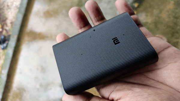 Xiaomi Launched Two Power banks With 10000mAh And 20000mAh Capacity  Price specifications And sale